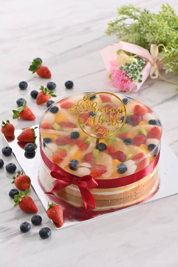 【🔥热卖中的 🧊冰凉水果蛋糕！】#母亲节 哇！水果满满❤️诚意满满！ #年度隆重呈现 #最火询问 🔥 #满满水果 【💐 送迷你香皂花❤️像妈妈的爱一样恒久芬芳！】